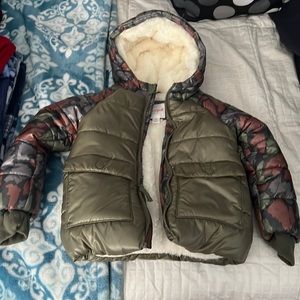 Cat and Jack Puffer Jacket 3T New no tags